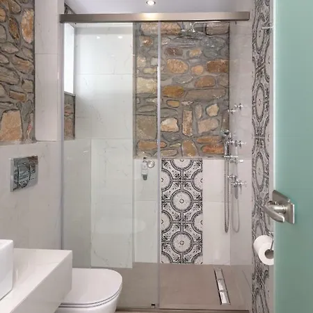Angelo Suites *