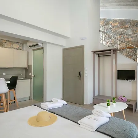 Angelo Suites *