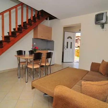 Angelo Suites *